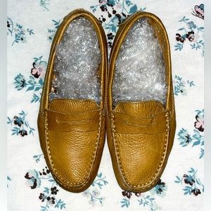 ✨G.H. BASS GENUINE LEATHER LOAFERS WMS SIZE6✨